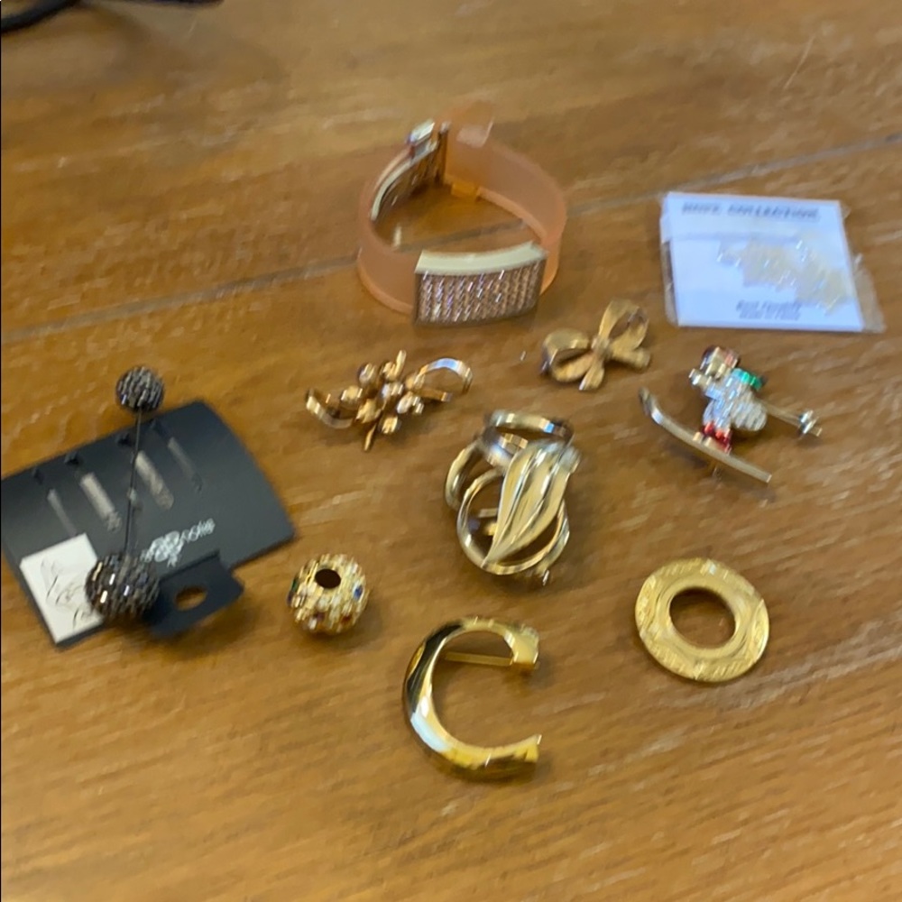 Set of 6 pins, 1 scarf holder, 1 cuff & earrings